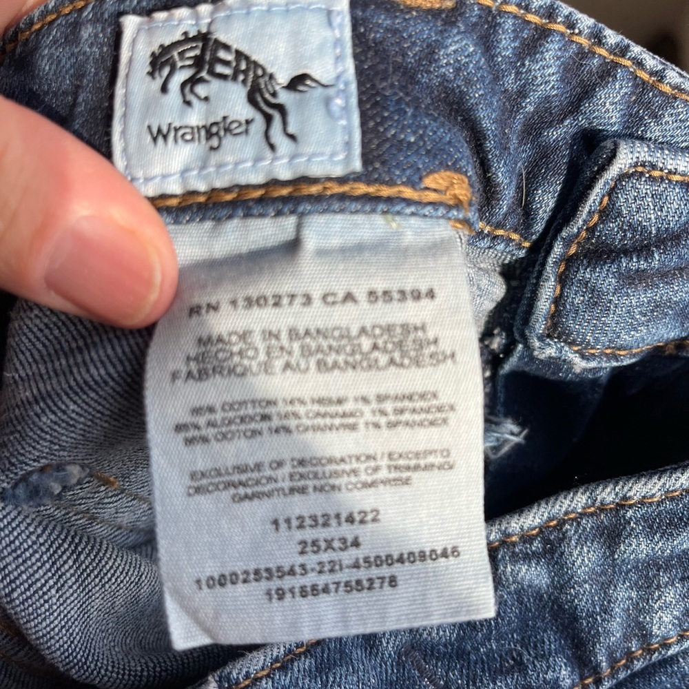 Wrangler Retro High Rise Flare - Picture 2 of 5